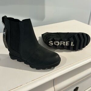Sorel black boots